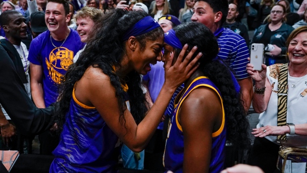 No. 3 LSU storms back to beat No. 1 Virginia Tech, advances to National Championship