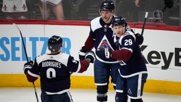 MacKinnon, Rantanen lead Avalanche to win over Stars