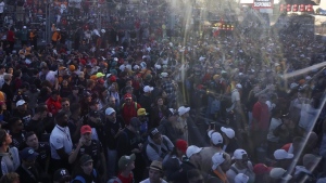 Track incursion by Australian GP fans sparks investigation