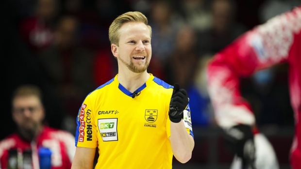 Niklas Edin ze Szwecji jest kluczowym zawodnikiem światowego curlingu