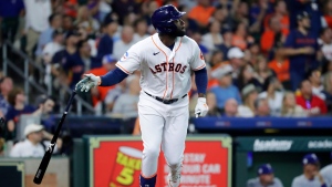 Astros slugger Alvarez exits early because of sore right oblique
