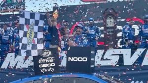 Larson captures second win of season at Martinsville Speedway