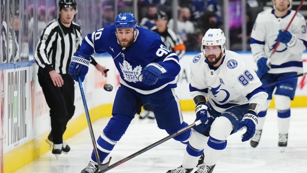 Toronto Maple Leafs, jeszcze 3, prowadzą 3-1 w poniedziałkowym meczu barażowym NHL.