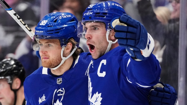 Marner's point streak reaches 21 games as Maple Leafs rout Kings