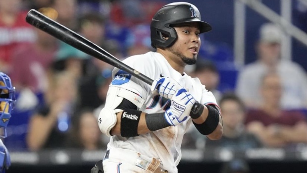 Arraez singles twice to raise average to .401; Marlins beat Royals