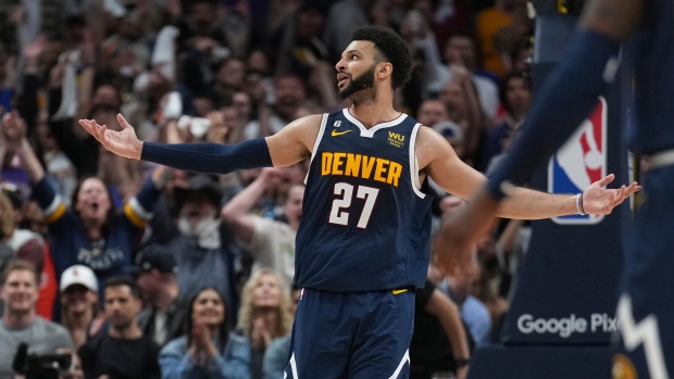 Jamal Murray zette door in het vierde kwartaal met de Denver Nuggets die de Los Angeles Lakers versloegen