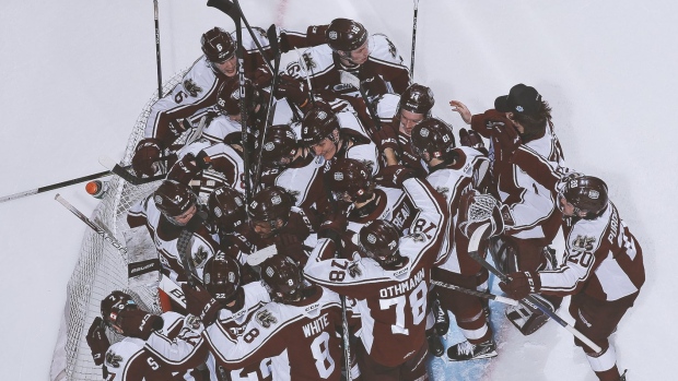 Peterborough Petes wygrywa bilet London Knights do Memorial Cup