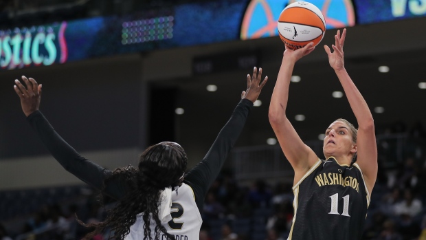 Delle Donne hits late go-ahead 3-pointer, Mystics beat Sky