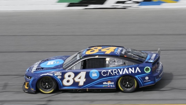 Johnson won't race in Chicago after in-laws found dead