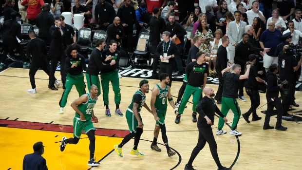 White's putback as time expires lifts Celtics past Heat, forces Game 7 in East finals