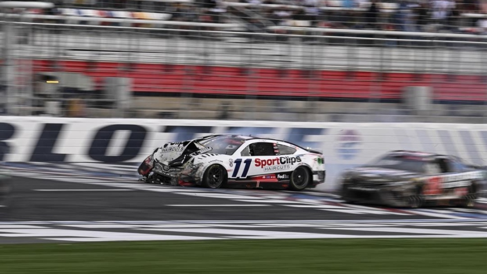 Feud between Hamlin and Elliott gives NASCAR tough choice over suspension