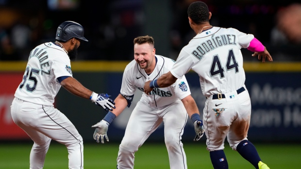 Raleigh's RBI single in 10th gives Mariners win over Yankees