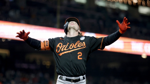 Henderson's go-ahead homer in seventh sends Orioles past Giants
