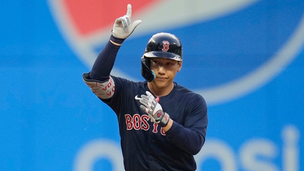 Refsnyder has go-ahead RBI single in four-run 8th, Red Sox beat Guardians