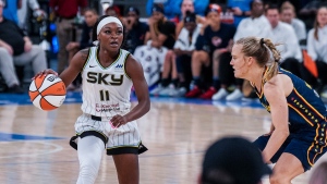 Evans hits 3-pointer late in OT, Sky beats Fever