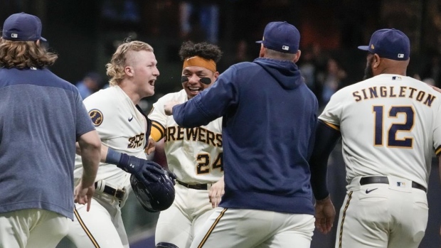 Wiemer's 10th-inning single lifts Brewers over Orioles