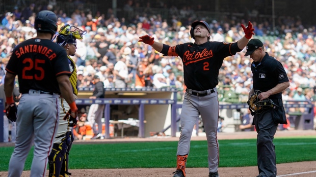 Henderson homers as Orioles rally to defeat Brewers and avoid sweep