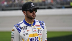 Former champ Elliott running out of time to make NASCAR playoffs