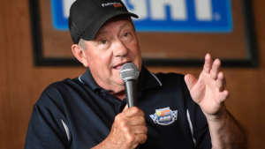 Ken Schrader Takes First NASCAR Pinty’s Series Victory in Freshstone Dirt Classic