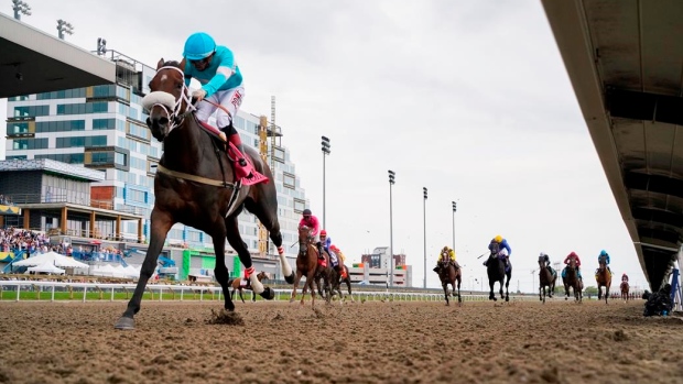 Elysian Field, Paramount Prince in 17-horse King's Plate field