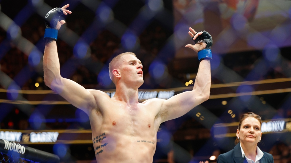 Rising star Garry booked against Luque at UFC 296
