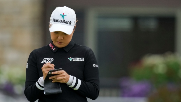 Lee storms to two-shot LPGA lead in Cincinnati