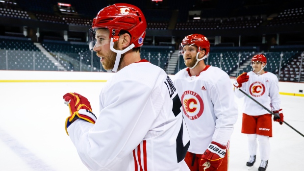 Lindholm says contract talks with Flames have cooled