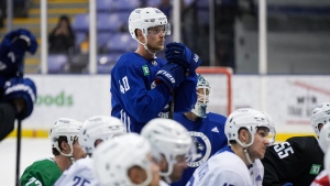 Canucks star Pettersson unfazed by contract uncertainty