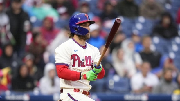Harper's 20th homer sparks Phillies to come-from-behind win over Mets