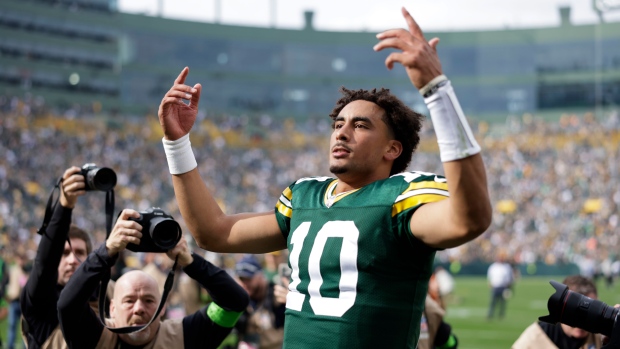 Love rallies Packers to win after Saints lose Derek Carr to shoulder injury