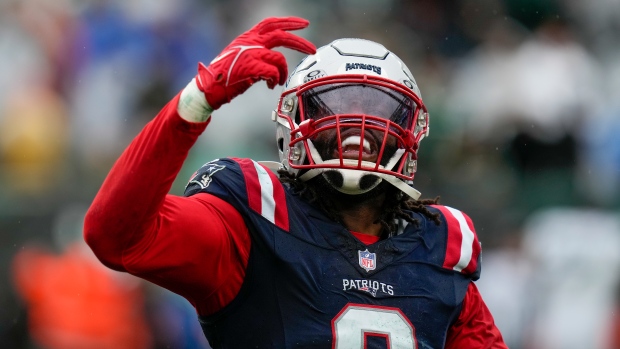 Patriots beat Jets to extend their winning streak to 15 straight over New York