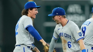 Royals complete sweep of Astros, who fall further behind Jays in AL Wild Card hunt