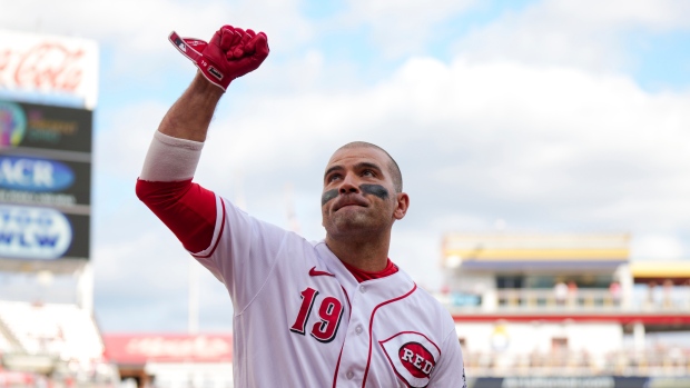 Reds rally for win over Pirates in Canadian legend Votto's potential final home game