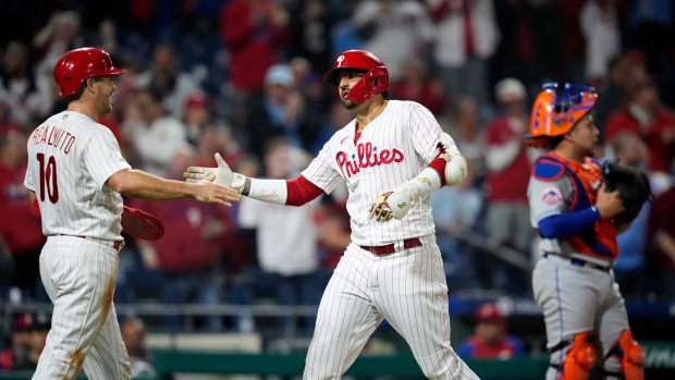 Phillies beat Mets to move to brink of playoff berth