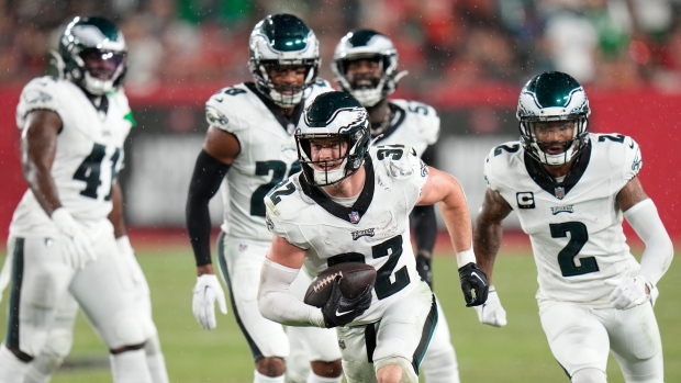 Hurts throws for TD, runs for another as Eagles thump Bucs to remain unbeaten