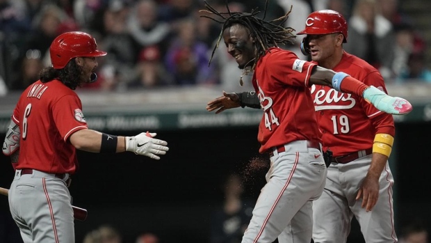 De La Cruz homers twice to help Reds boost slim playoff hopes with win over Guardians