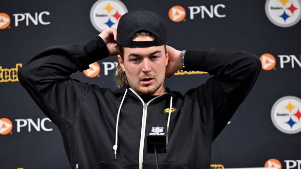 Sleeping, eating, film and a little 'panic' is how Steelers dealt with emergency landing