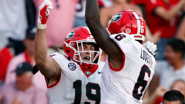 Beck-to-Bowers combo rallies No. 1 Georgia to win over Auburn