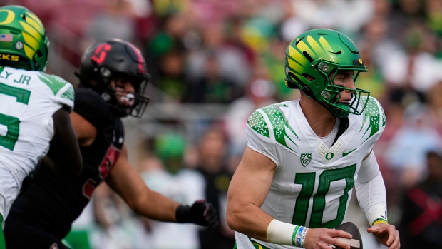 Nix throws four TD passes to lead No. 9 Oregon past Stanford