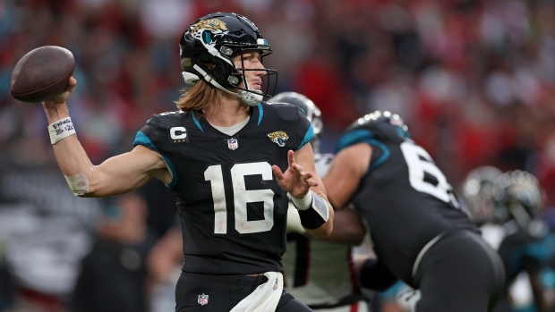 Lawrence, Ridley and defense help Jaguars beat Falcons in London