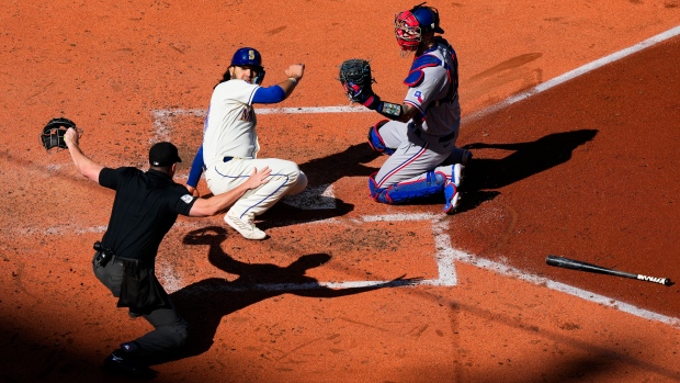 Rangers fall to Mariners, will play Rays in wild-card round