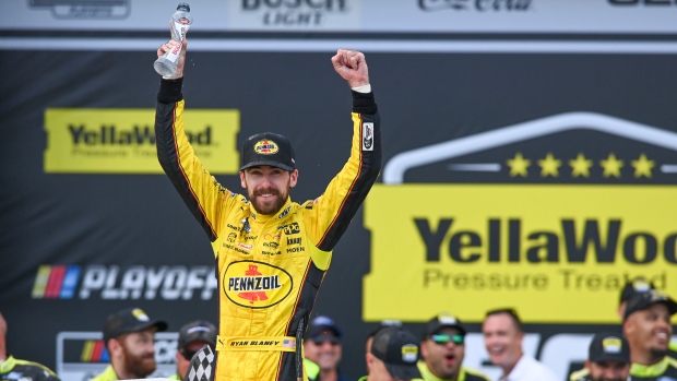 Blaney beats Harvick in drag race at Talladega to advance in NASCAR playoffs