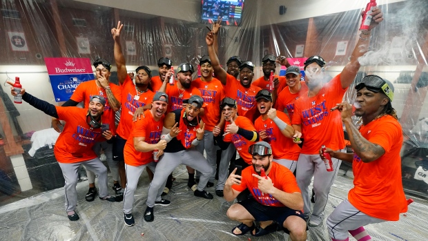 Astros beat Diamondbacks to earn third straight AL West title