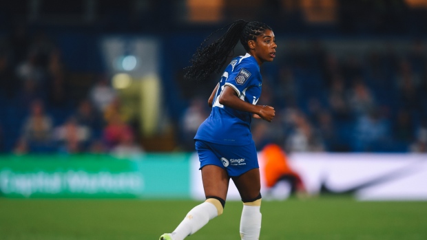 Canadians in action: Lawrence debuts in Chelsea win