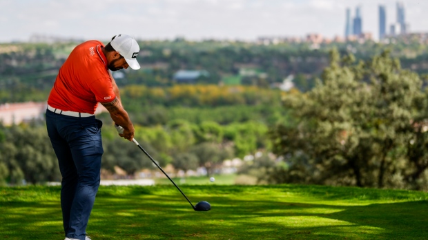 Pavon maintains Italian Open lead after big finish