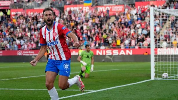 Girona venció a Almería y se une al Real Madrid en la cima de la liga española