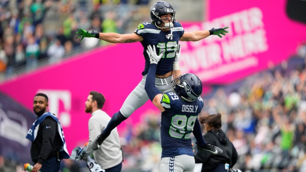 Les Seahawks de Seattle marquent des buts de Jackson Smith-Njigba et Jake Bobo pour renverser les Cardinals de l’Arizona