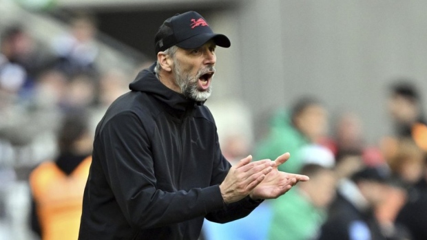 Bayer Leverkusen's Late Drama: Buendia's Goal Keeps Title Hopes Alive
