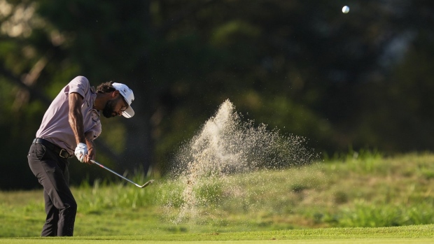 Akshay Bhatia shoots career-best 62 to lead in Memphis. Scheffler is 5 back Article Image 0