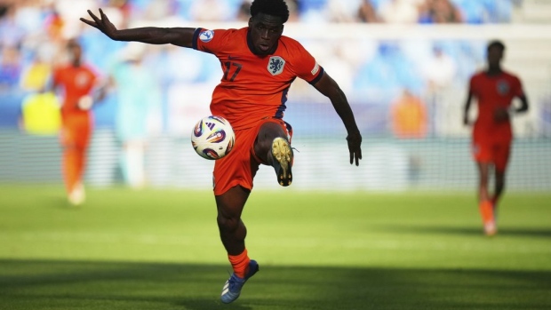'I leave defenders behind for breakfast': Leverkusen signs young Dutch winger Ernest Poku Article Image 0, The Canadian Press 'I leave defenders behind for breakfast': Leverkusen signs young Dutch winger Ernest Poku Article Image 0